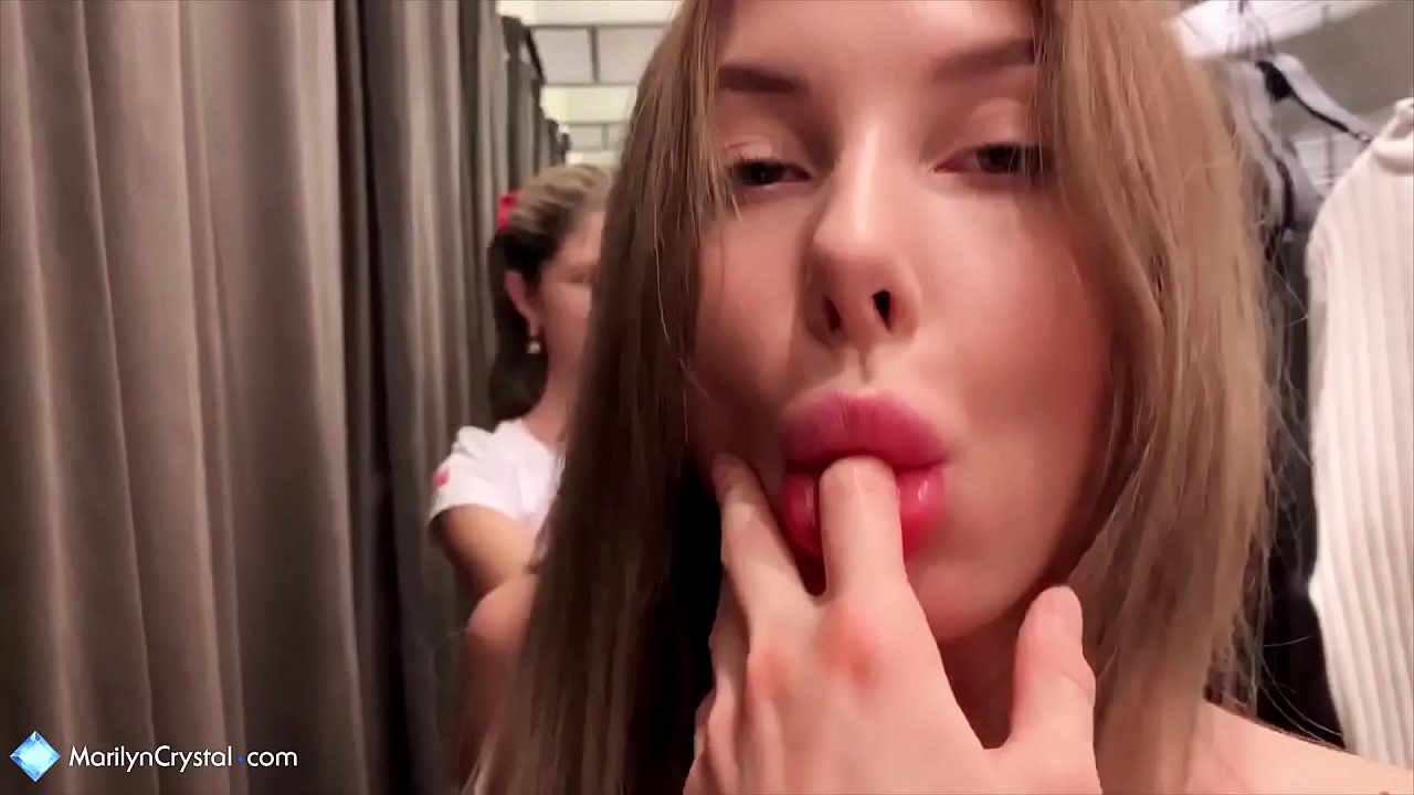 Ko nga wahine moe wahine e tarai ana me te mitimiti i te toa Topanga - gin gerson crystal marilyn